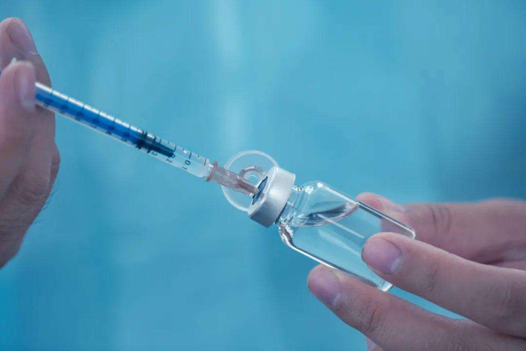 打了新冠疫苗還要戴口罩嗎？
